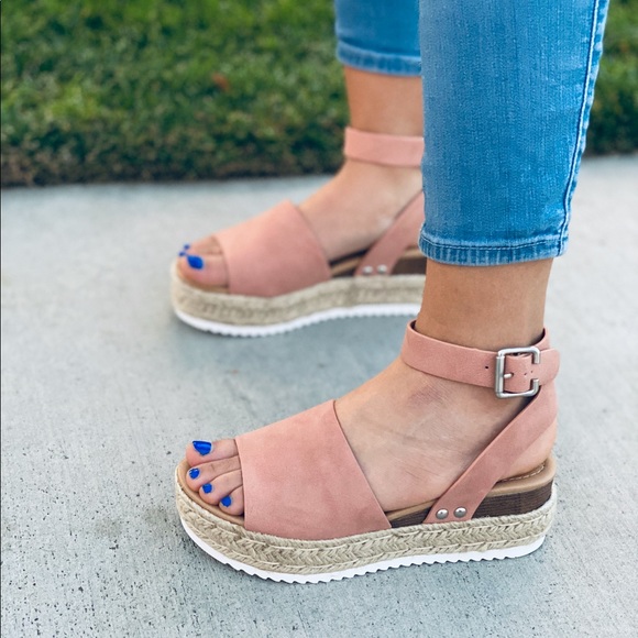 HP 💫Rose nude espadrille sandal - Picture 2 of 3